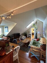 9 Summer St, Unit 3 in Northampton, MA - Foto de edificio - Building Photo