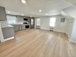237 Woodland Ave in Yonkers, NY - Building Photo - Building Photo
