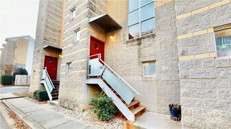 2062 Atherton Heights Ln in Charlotte, NC - Building Photo