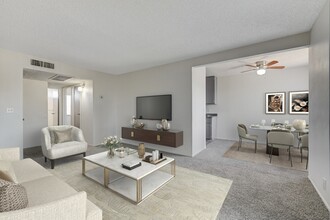 Villas East in Las Vegas, NV - Building Photo - Building Photo