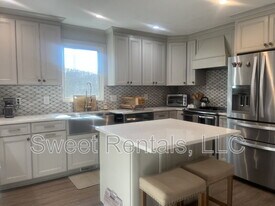 47 Arabian Dr in Charleston, SC - Building Photo