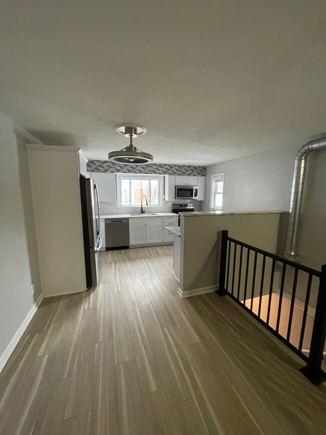 919 Pennsylvania Ave, Unit Apt 2 in Monaca, PA - Foto de edificio - Building Photo