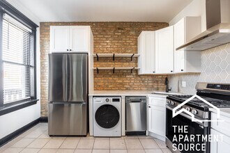 2842 W Augusta Blvd, Unit 3W in Chicago, IL - Building Photo - Building Photo