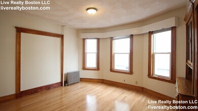 96 Conwell Ave, Unit 1 in Somerville, MA - Building Photo - Building Photo