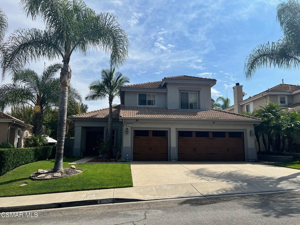 1880 Winterdew Ave in Simi Valley, CA - Building Photo