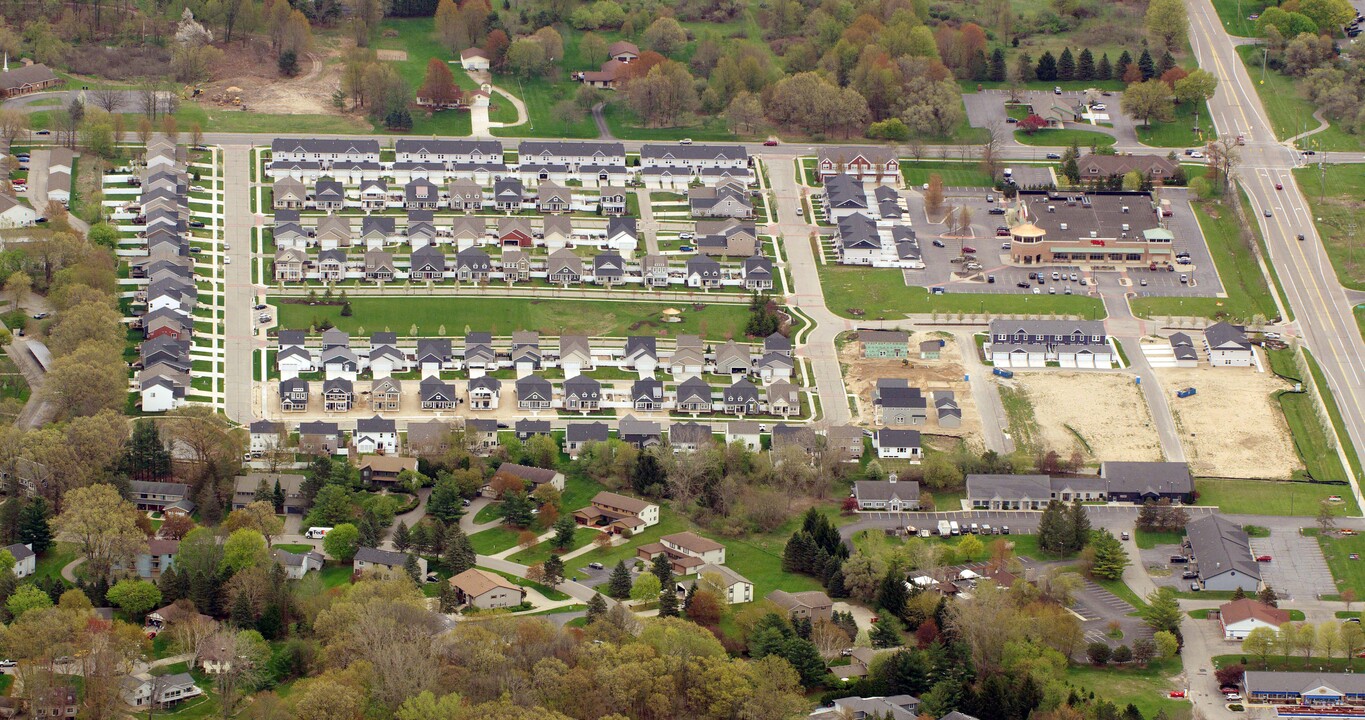 Town Square in Rockford, MI - Foto de edificio