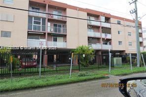 6175 W 20th Ave in Hialeah, FL - Foto de edificio - Building Photo