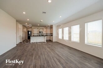 7406 Keechi Pl in Mont Belvieu, TX - Building Photo - Building Photo