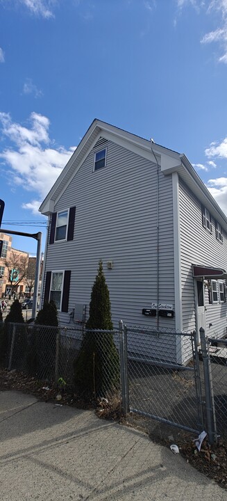 1 Stockton St in Chelsea, MA - Building Photo