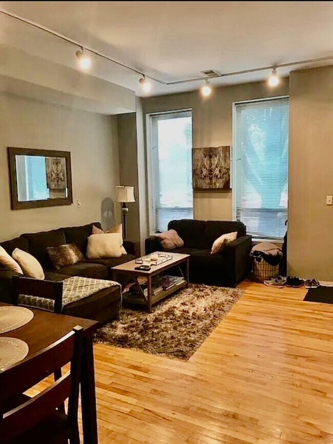 610 N May St in Chicago, IL - Building Photo - Building Photo