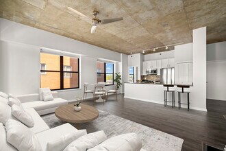1122 W Catalpa Ave in Chicago, IL - Building Photo - Building Photo