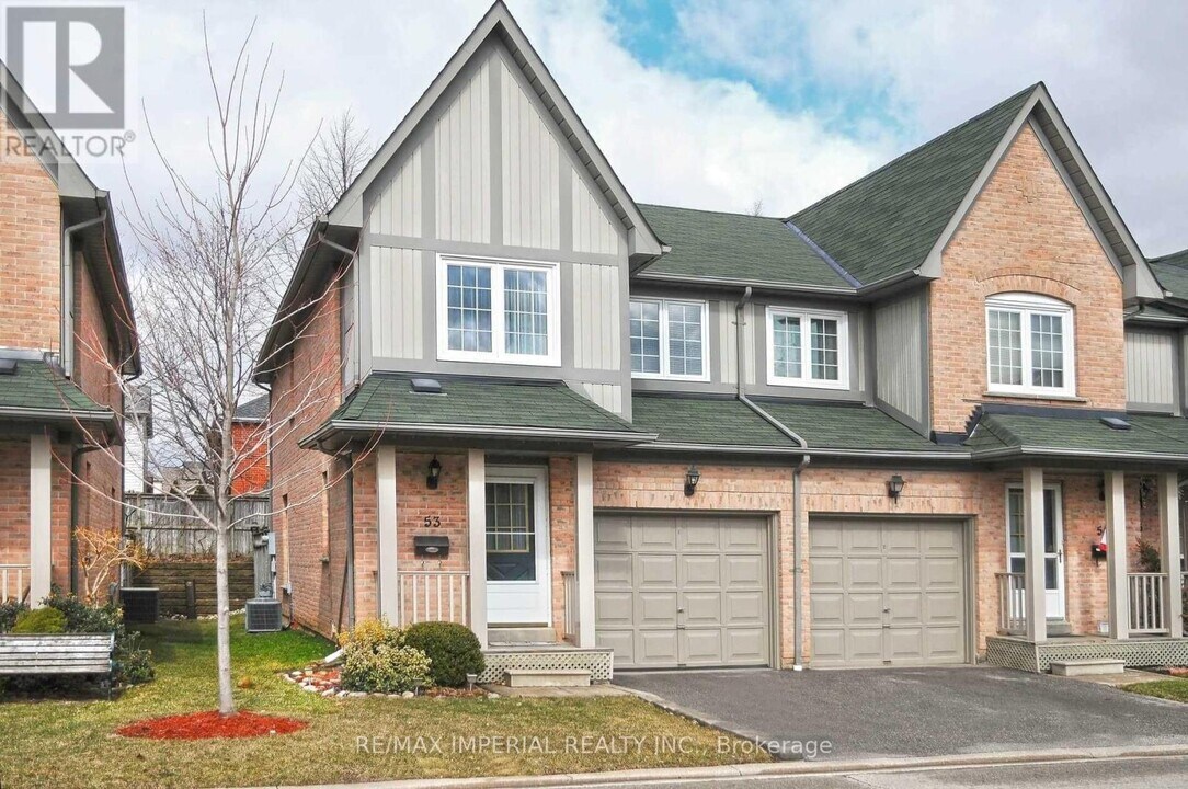2955 Thomas St in Mississauga, ON - Building Photo