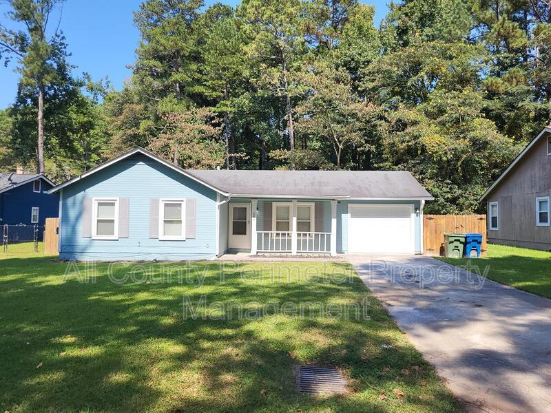 686 Alex Way SW in Atlanta, GA - Building Photo