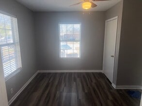 2023 Texas Ave, Unit Texas Duplex in San Antonio, TX - Building Photo - Building Photo