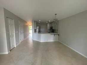 8530 W Southgate Shores Cir in Tamarac, FL - Building Photo - Building Photo