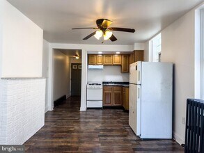 262 Apsley St in Philadelphia, PA - Building Photo - Building Photo