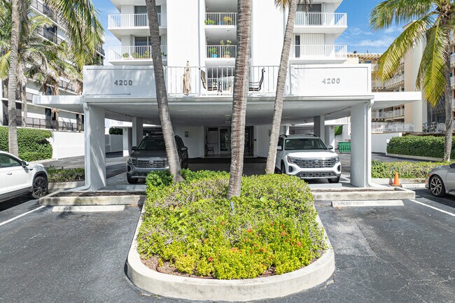 Windemere in Palm Beach, FL - Building Photo - Building Photo