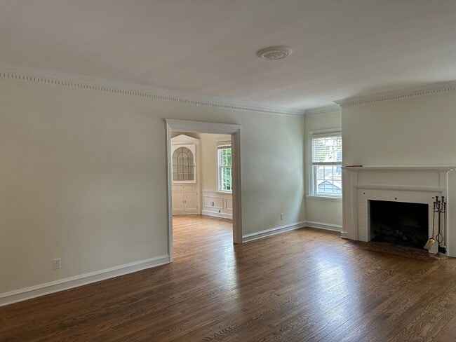 2227 E Woodstock Pl in Milwaukee, WI - Foto de edificio - Building Photo