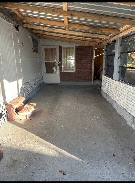 931 Chandrika Pl in Ruskin, FL - Building Photo