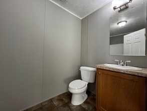 84 W Sourwood Dr in Browns Summit, NC - Building Photo - Building Photo