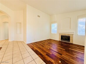 2547 Serenity Hollow Dr in Henderson, NV - Building Photo - Building Photo