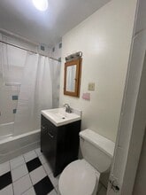 126 Warren St, Unit 4 in Boston, MA - Foto de edificio - Building Photo
