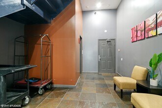 810 N Wolcott Ave in Chicago, IL - Building Photo - Building Photo