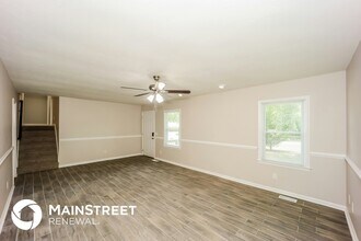 185 Hyde Cir in Newnan, GA - Building Photo - Building Photo