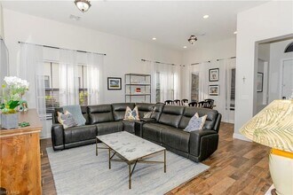 5104 Salerno St in Ave Maria, FL - Foto de edificio - Building Photo