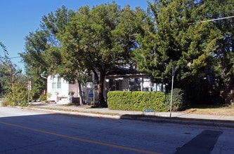 1057 7th Ave N in St. Petersburg, FL - Foto de edificio - Building Photo