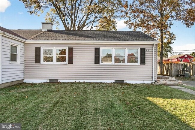 property at 807 Montclaire Ave