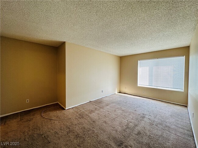 property at 3503 Villa Knolls S Dr