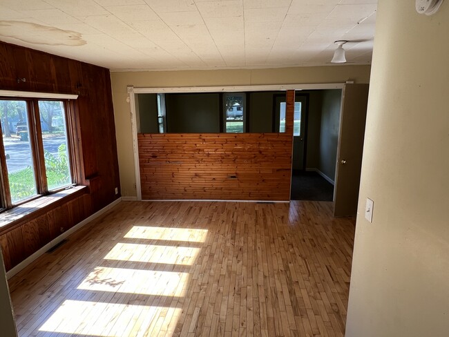 210 6th St in Dassel, MN - Building Photo - Building Photo