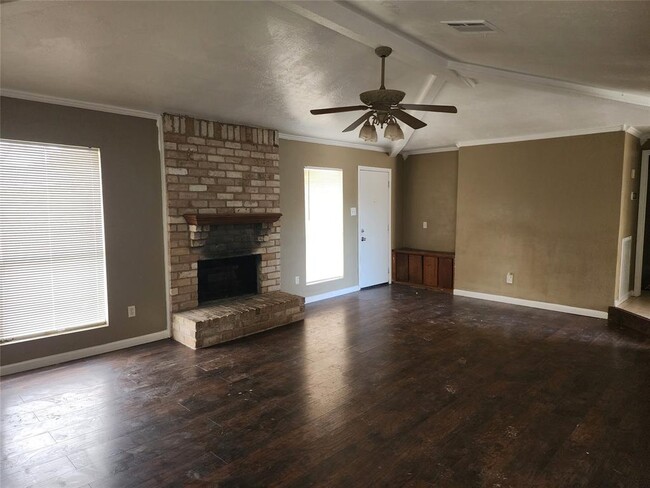 7330 Carvel Cir in Houston, TX - Building Photo - Building Photo