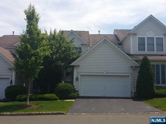 property at 12 Thistle Dr