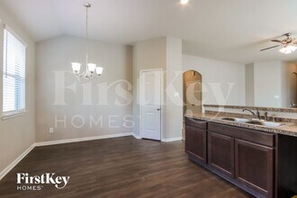 26 Rd 5102F in Cleveland, TX - Foto de edificio - Building Photo