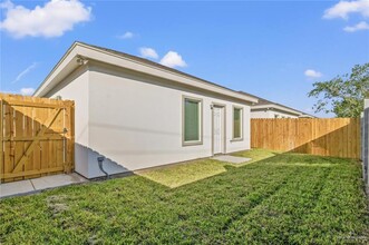 1208 Shavano Dr in Edinburg, TX - Building Photo - Building Photo