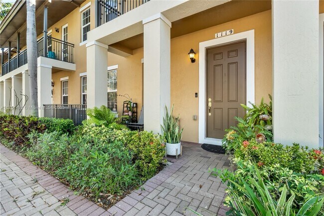 1119 SW 147th Ave in Pembroke Pines, FL - Building Photo - Building Photo