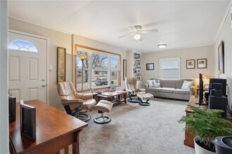 3752 Kencrest Dr NE in Cedar Rapids, IA - Foto de edificio - Building Photo