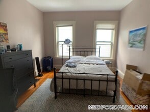 24 Greenleaf Ave in Medford, MA - Building Photo - Building Photo