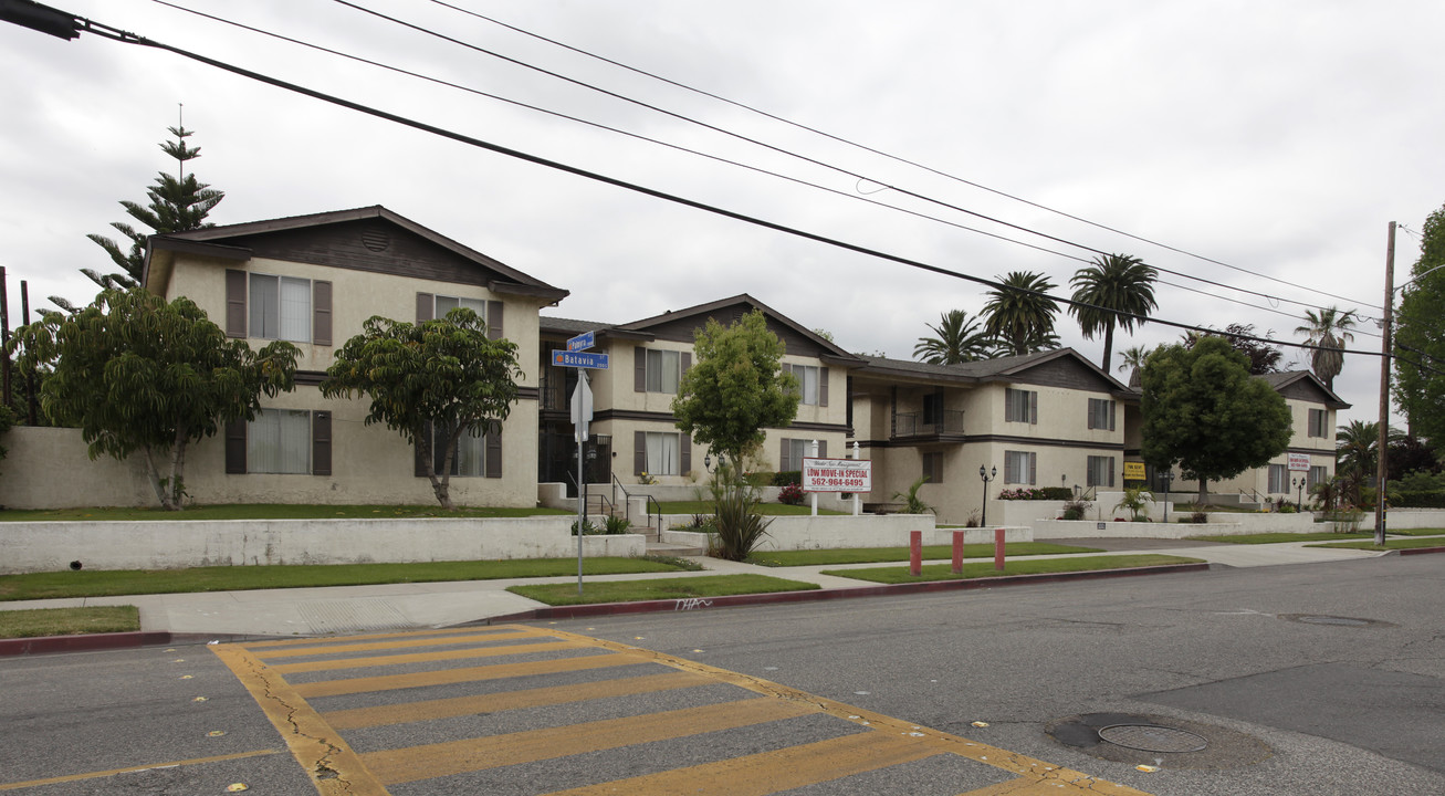 Lafayette Apartments in Orange, CA - Building Photo