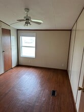 330 Lorena Meadows Dr in Lorena, TX - Foto de edificio - Building Photo