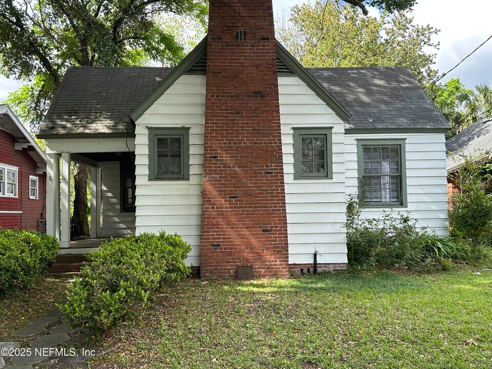 2011 Dellwood Ave in Jacksonville, FL - Building Photo