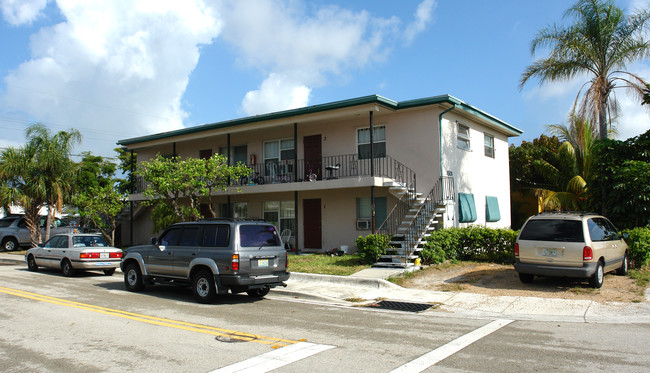 Grove Point Apartments in Lake Worth, FL - Building Photo - Building Photo