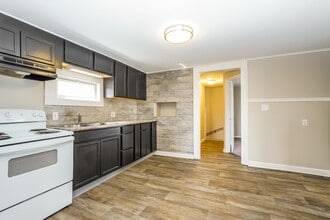 833 Clarendon Ave in Columbus, OH - Building Photo - Building Photo