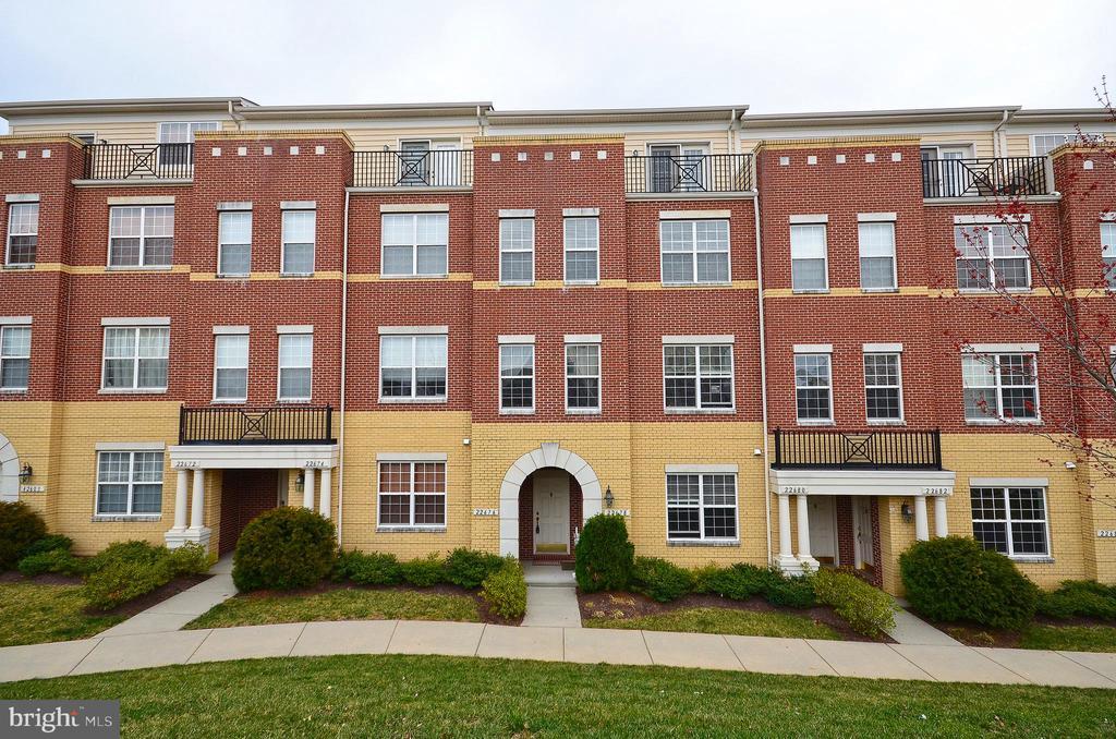 22676 Verde Gate Terrace in Brambleton, VA - Foto de edificio