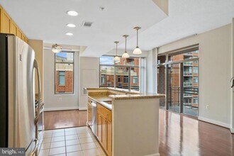 3650 S Glebe Rd in Arlington, VA - Building Photo - Building Photo