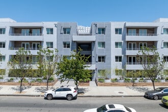 4240 Laurel Canyon Blvd in Studio City, CA - Building Photo - Building Photo