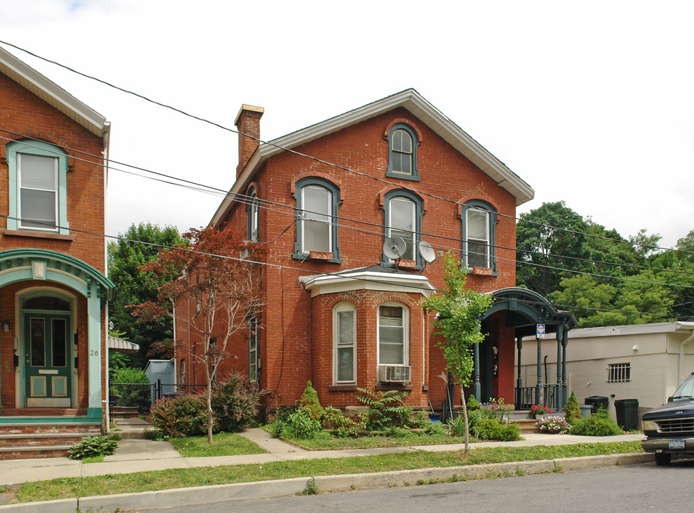 24 Davies Ct in Poughkeepsie, NY - Building Photo