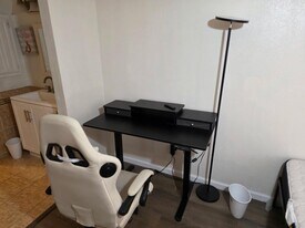 839 Dublin Dr, Unit Side room with Private Bathroom in Richardson, TX - Building Photo